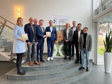 Vertreter der Gartenschau Freudenstadt und Baiersbronn 2025 gGmbH und des Schwarzwälder Boten