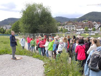 Bürgerspaziergang Baiersbronn: Der zweite Bürgerspaziergang der Gemeinde Baiersbronn zur Gartenschau fand – wie schon der erste – großen Zuspruch