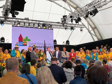 Spatenübergabe in Balingen an das Team des Tal X