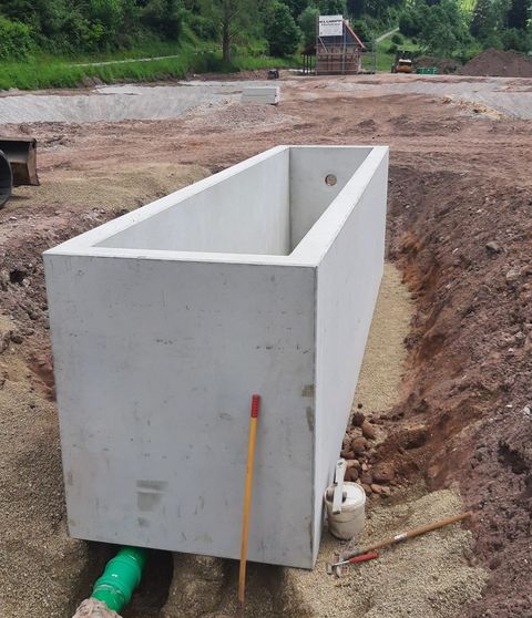 AquaFlora: Fischzucht Christophstal, ein neues 20 000l Fischbecken